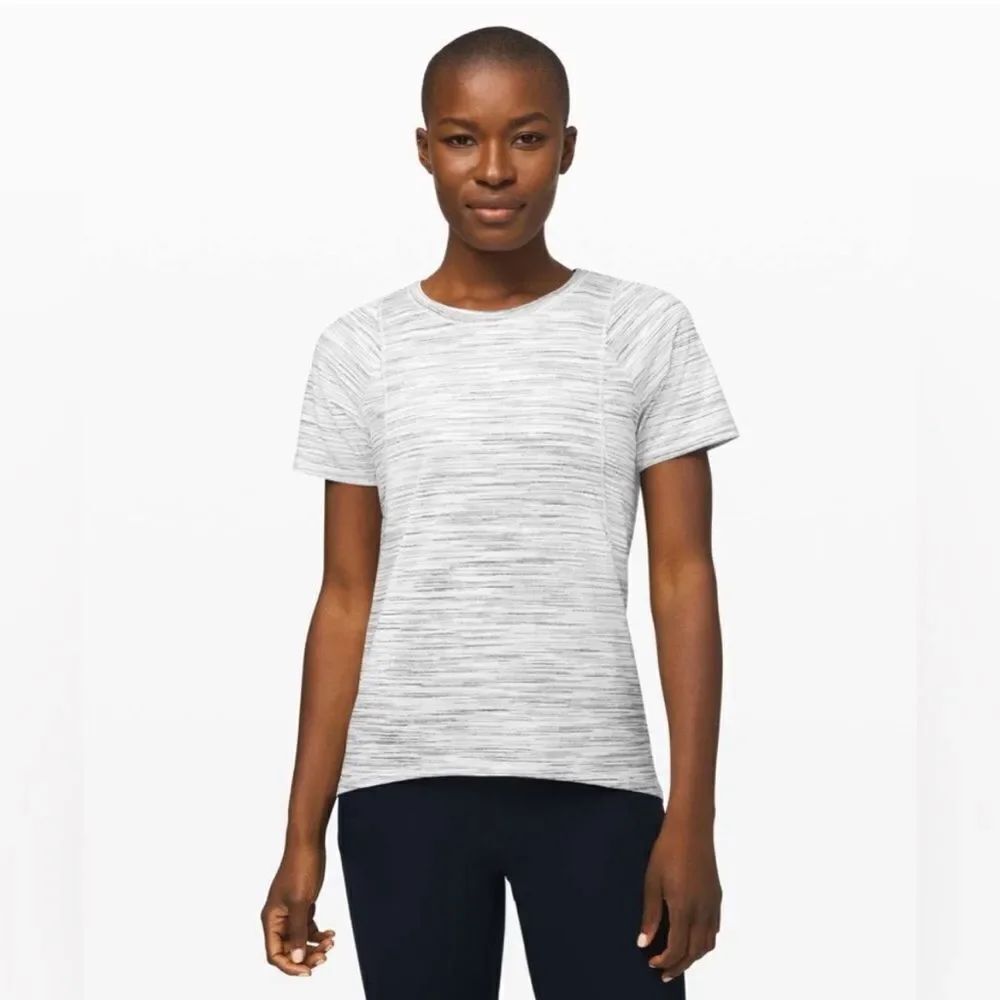 Lululemon Make Miles Count Short Sleeve tee women’s size 6 gray